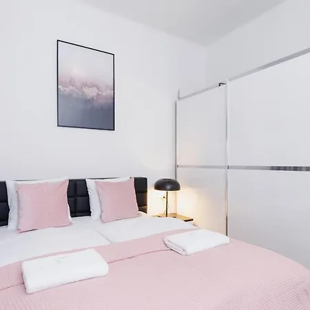 Cracow Zyblikiewicza By Renters * קרקוב