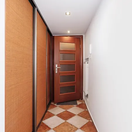 Cracow Zyblikiewicza By Renters דירה קרקוב